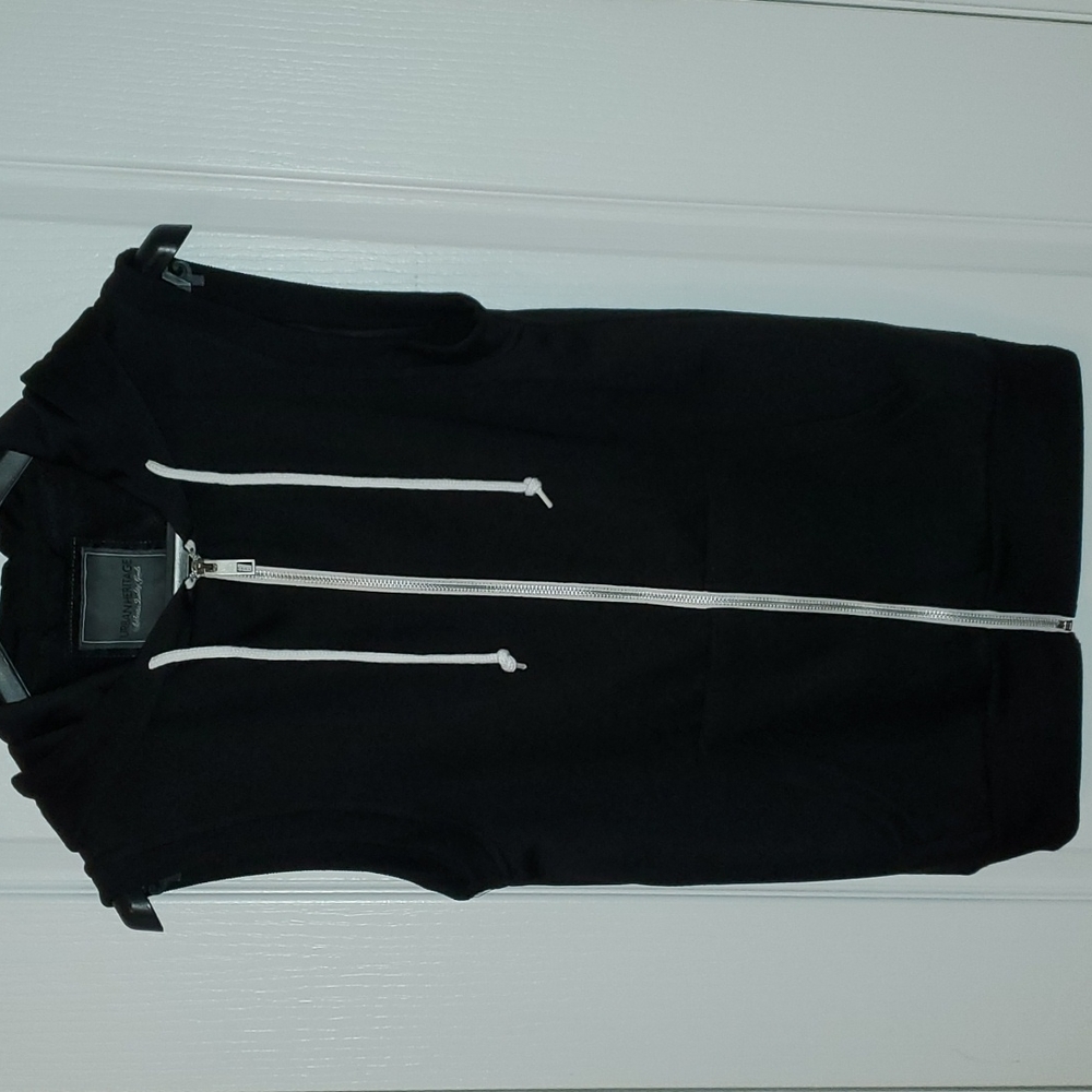 BNWoT Urban Heritage Sleeveless Zip-up